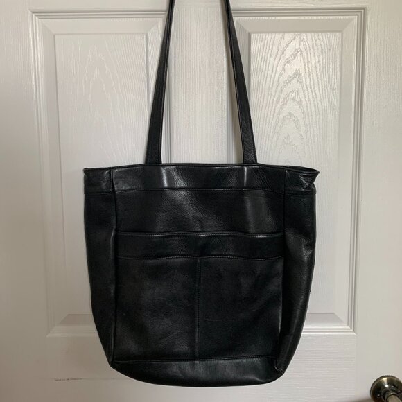 Queros Volare Group Black Shoulder Bag - Picture 1 of 7